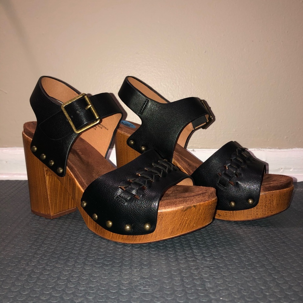 Cynthia Rowley black sandals